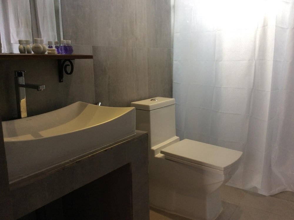 haggai tourist bangalow