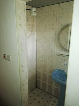 guest house hotel chrisna hostel
