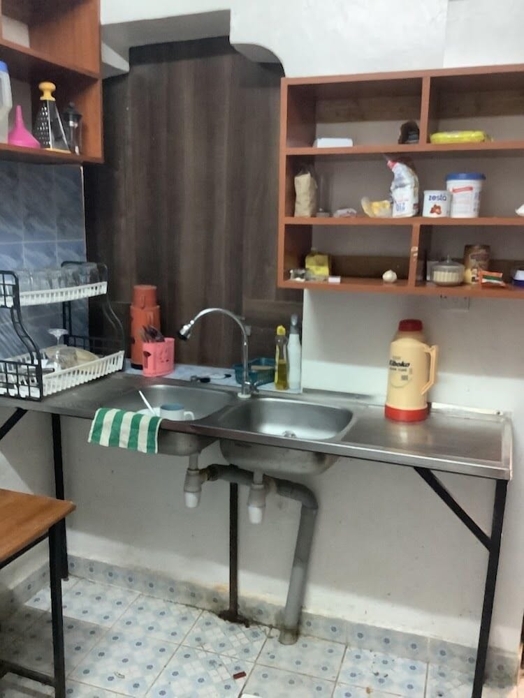 guest house hotel chrisna hostel