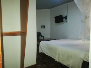guest house hotel chrisna hostel