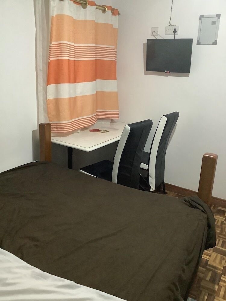 guest house hotel chrisna hostel