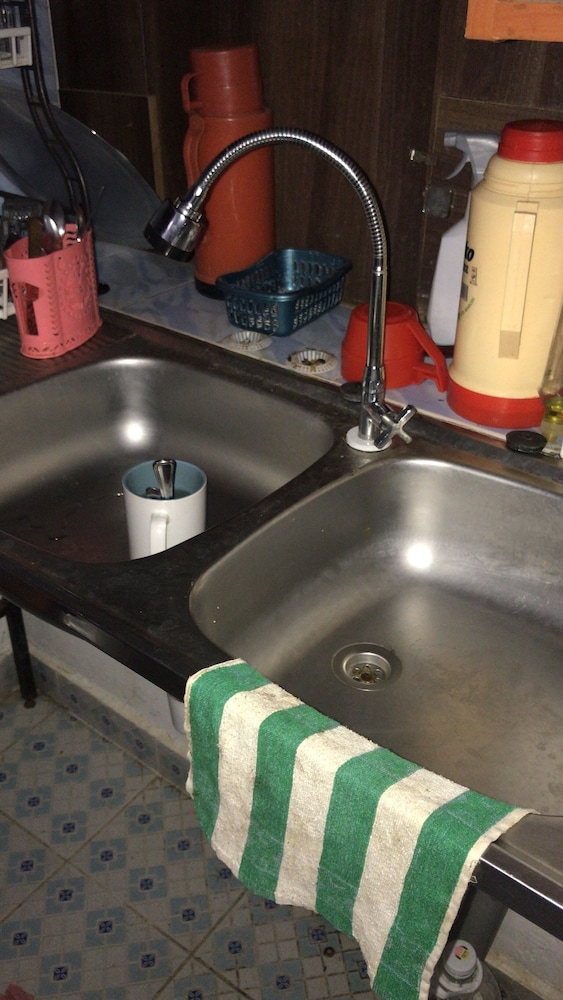 guest house hotel chrisna hostel