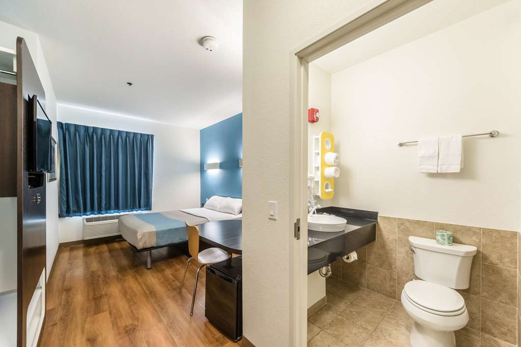 motel 6 laredo tx airport