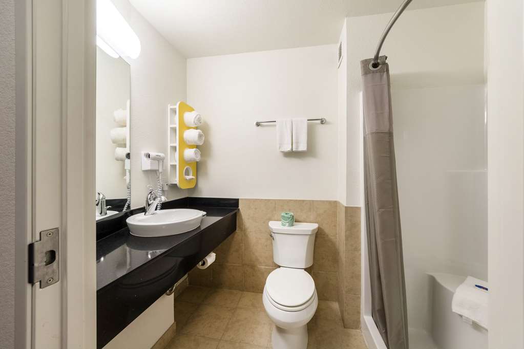 motel 6 laredo tx airport