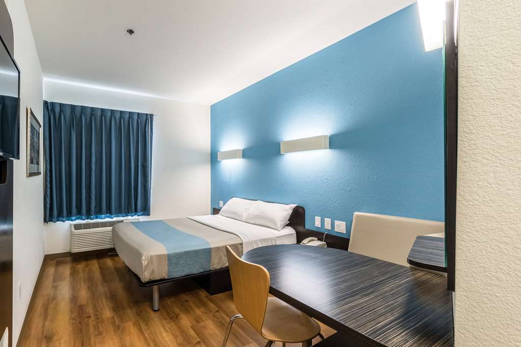 motel 6 laredo tx airport