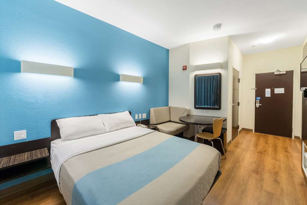 motel 6 laredo tx airport