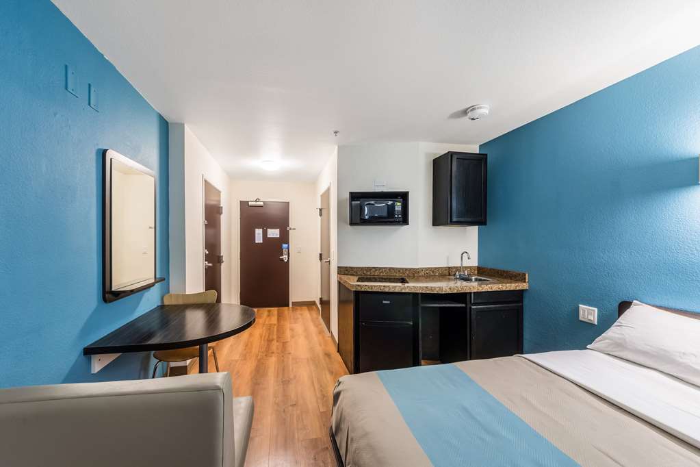 motel 6 laredo tx airport