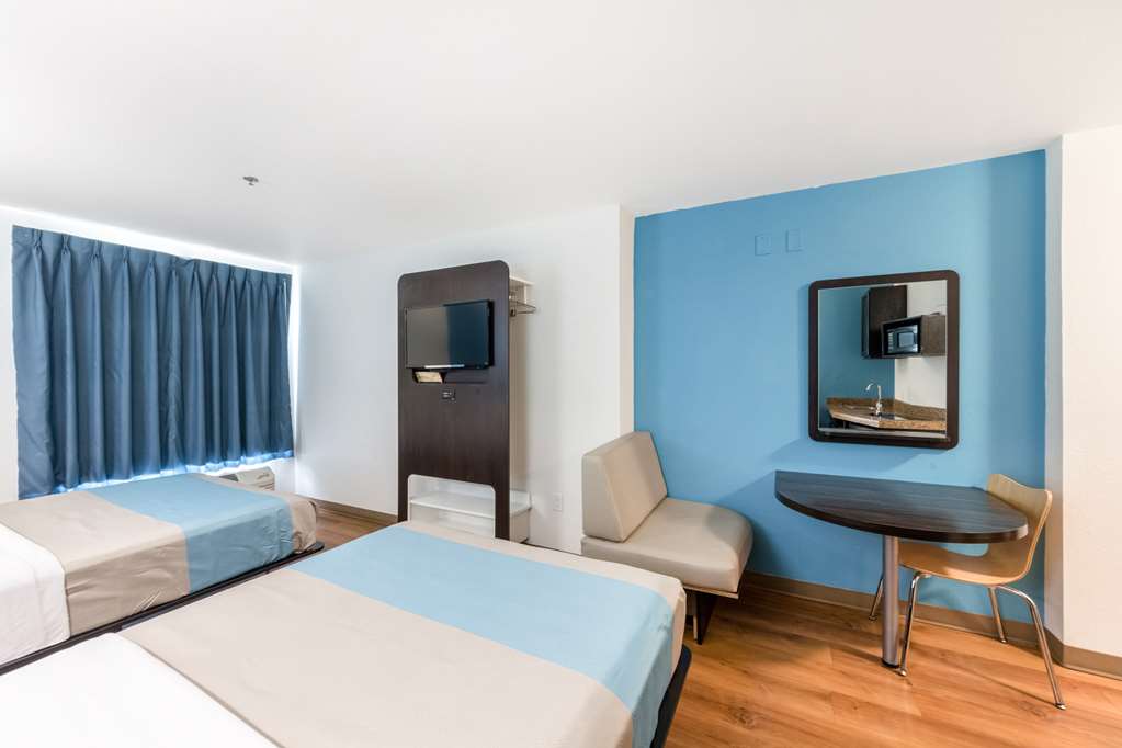 motel 6 laredo tx airport