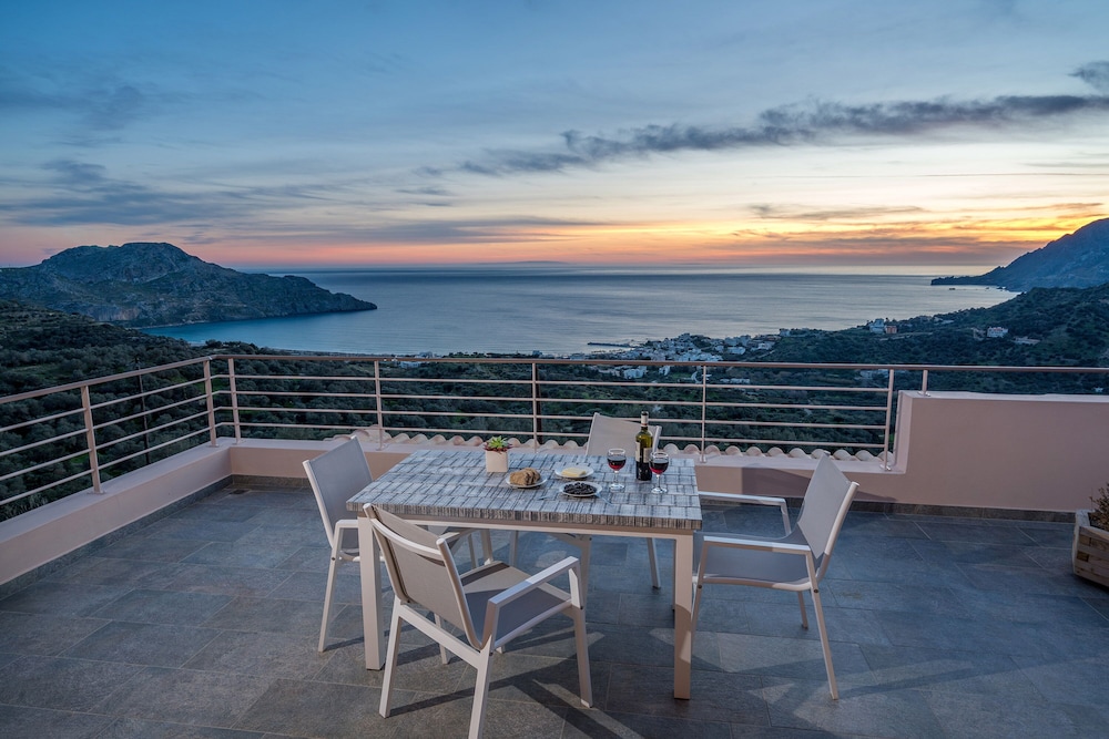 stella in the village suites