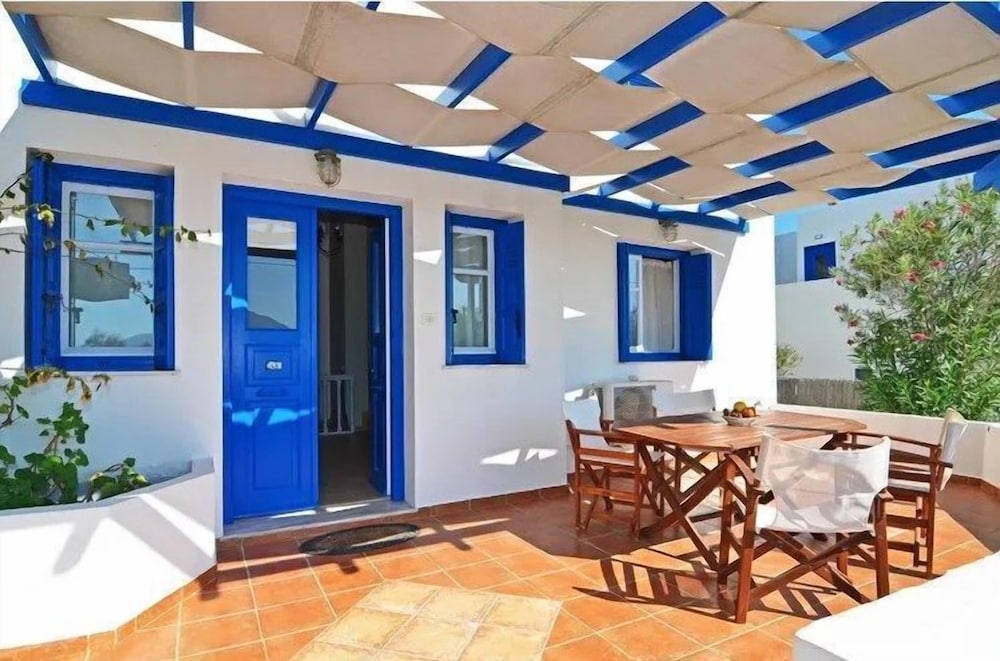 nikos sea view apts milos