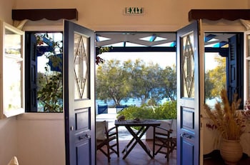 nikos sea view apts milos