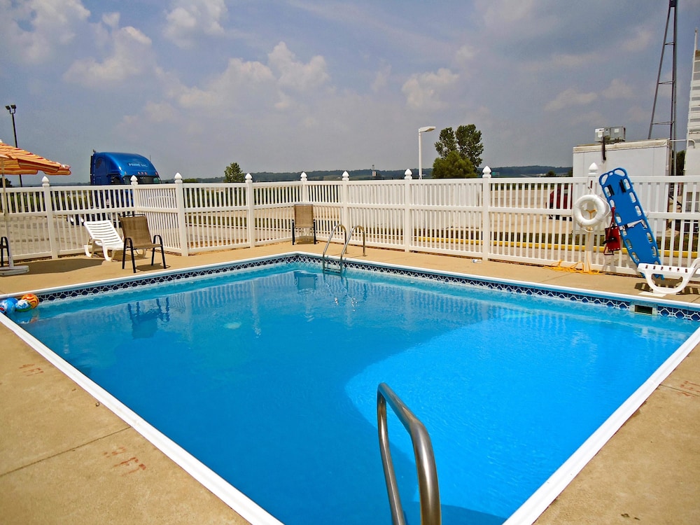 motel 6 dale in