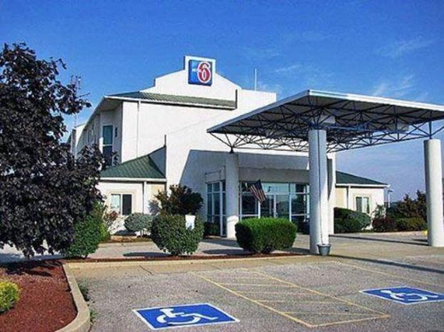 motel 6 dale in