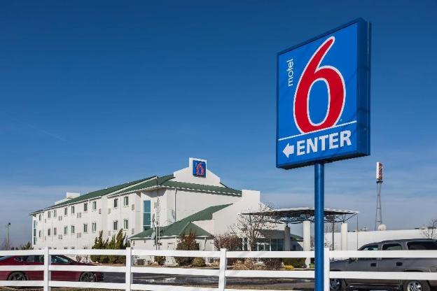 motel 6 dale in
