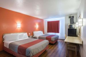 motel 6 dale in