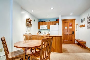 red hawk lodge 2207
