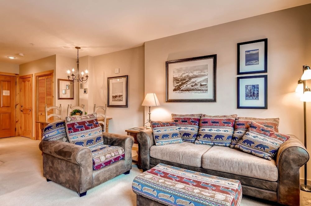 Buffalo Lodge 8325,Straight Creek Ponds>>Keystone,3.5 star