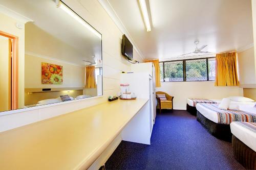 raintree motel