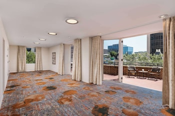 doubletree suites by hilton austin downtown capitol