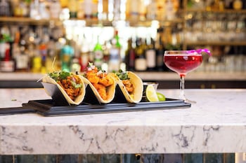 doubletree suites by hilton austin downtown capitol