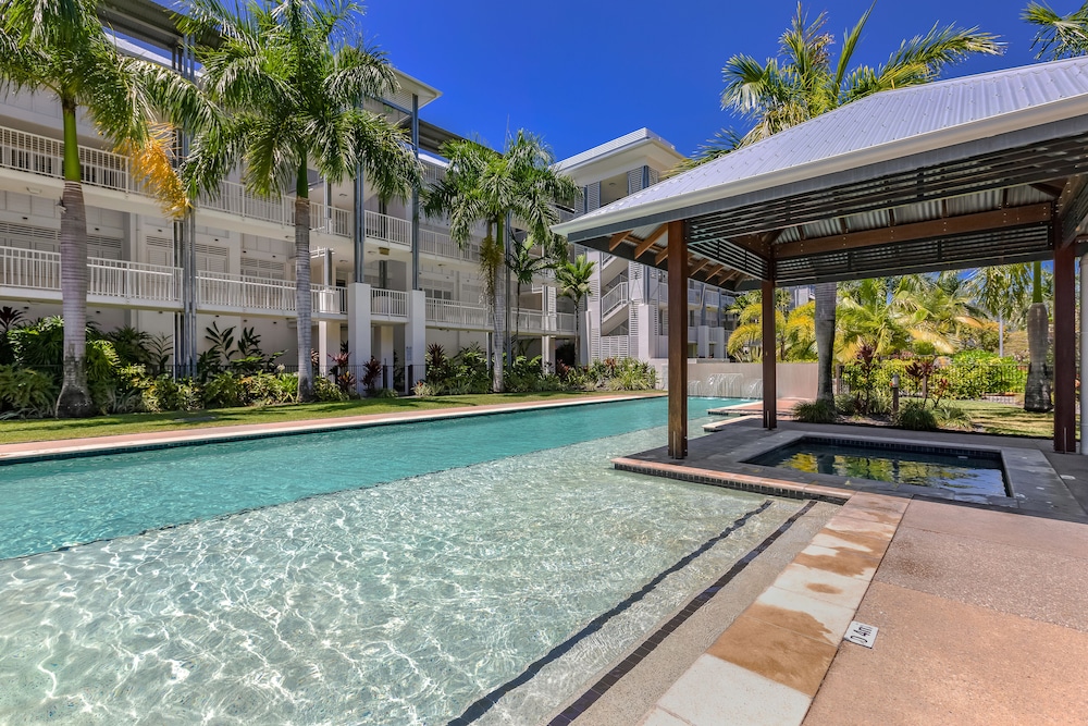 the boathouse apartments