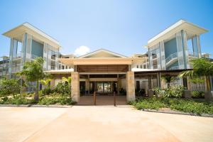 the boathouse apartments