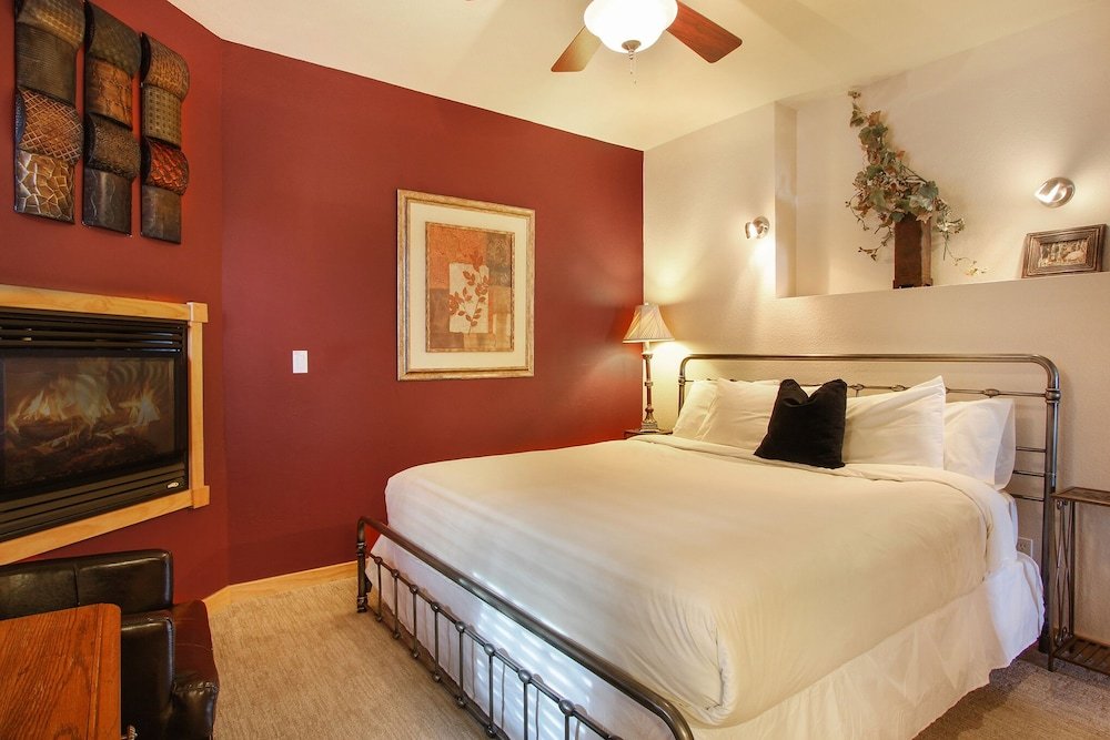 Lookout Mountain 27B - 2 Br Condo,Glacier Lodge>>Estes Park,3.5 star