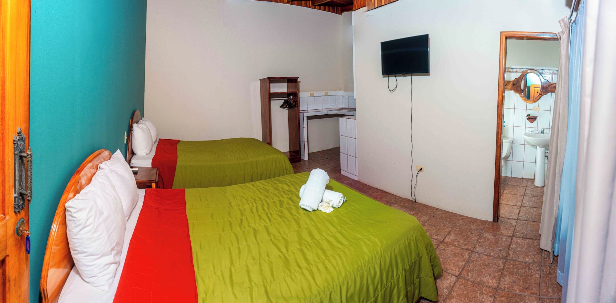 arenal hostel resort