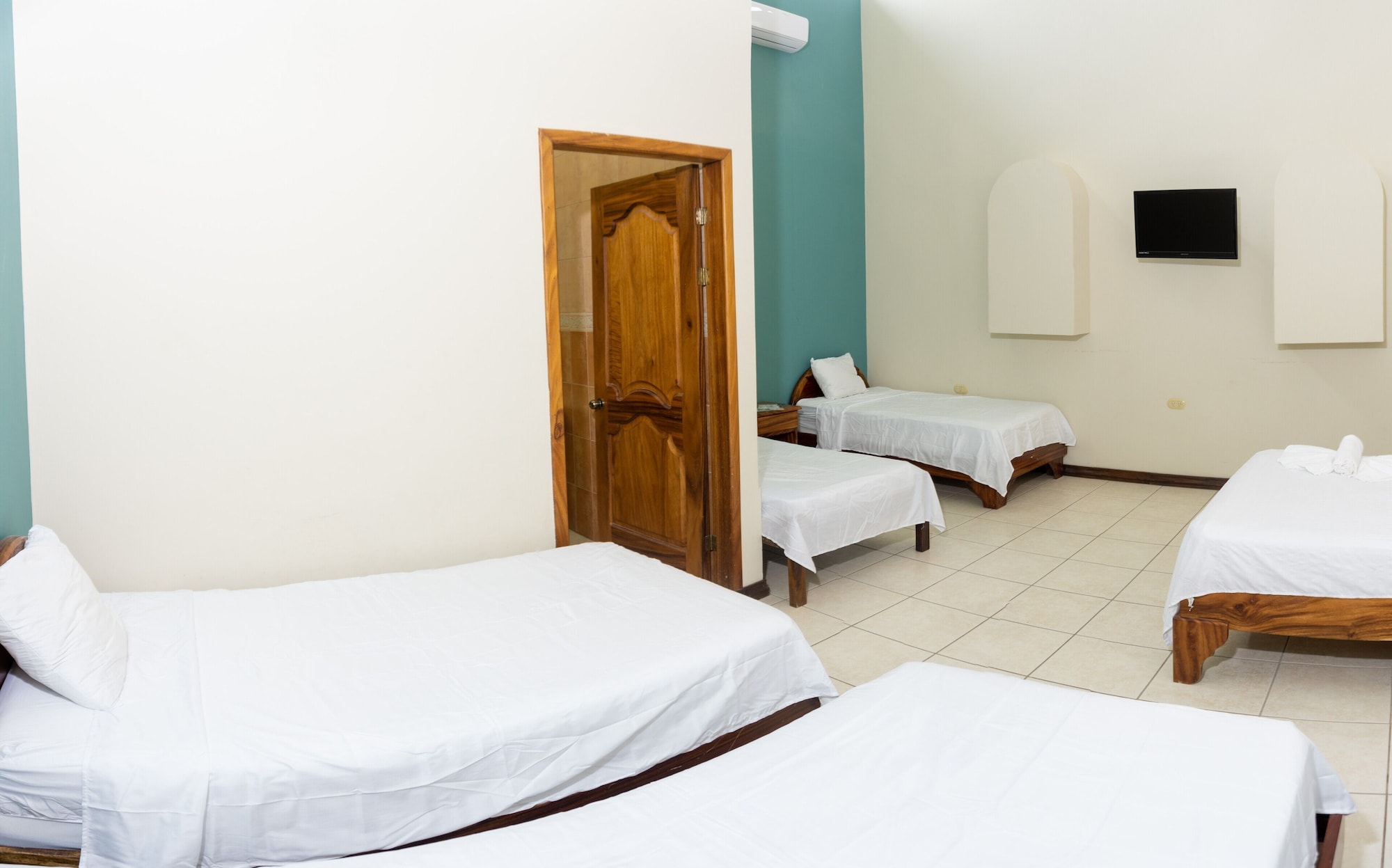 arenal hostel resort