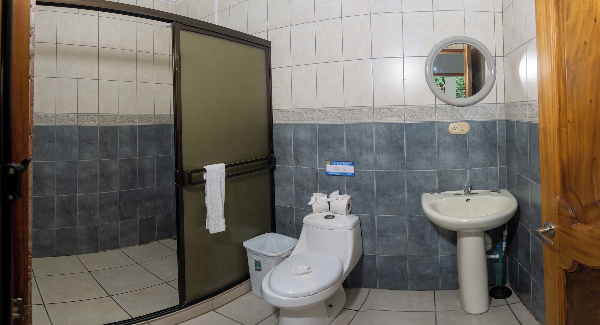 arenal hostel resort