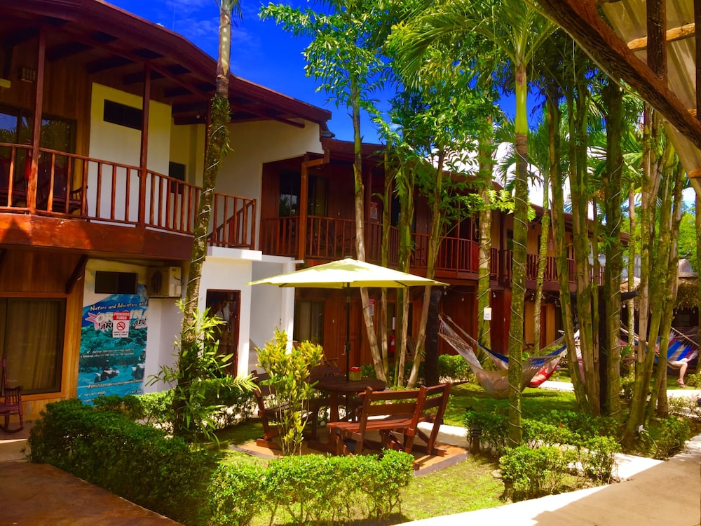 arenal hostel resort