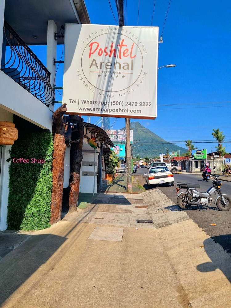 arenal hostel resort