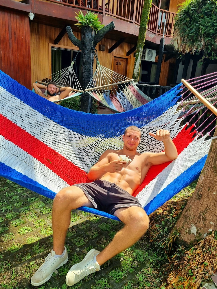 arenal hostel resort