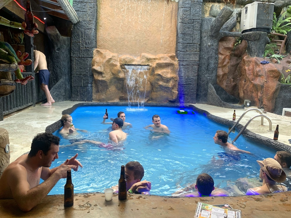 arenal hostel resort