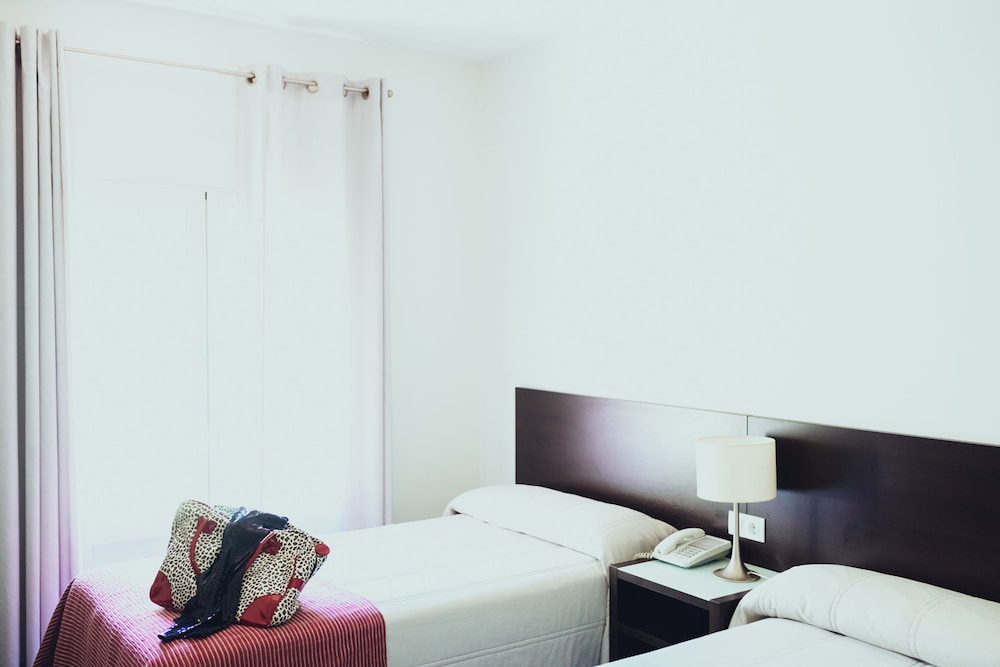 hotel madrid sevilla