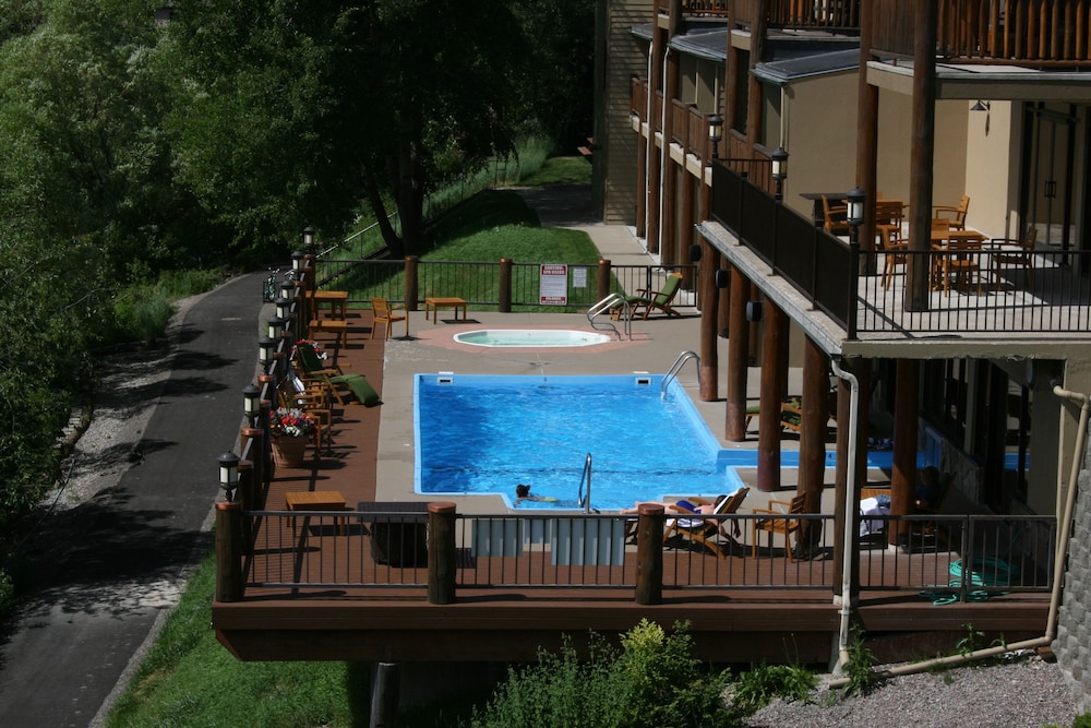 pine lodge