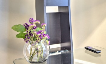 Capitol Hill Cozy Condos,,3 star