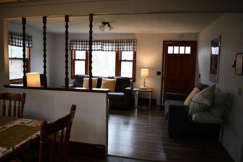 Brook Road Condo,,3 star