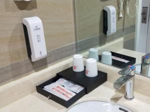 shell hotel banbishan town