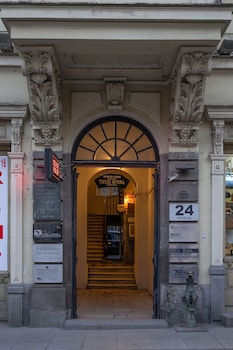 tiflis opera aparthotel