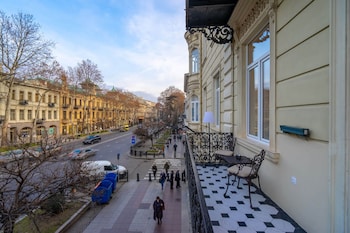tiflis opera aparthotel