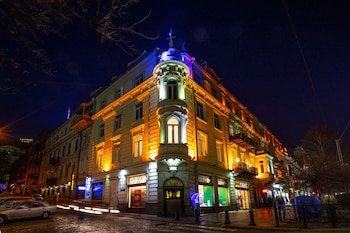 tiflis opera aparthotel