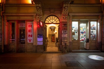 tiflis opera aparthotel