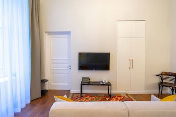 tiflis opera aparthotel
