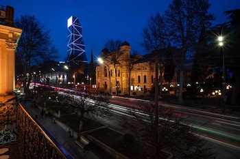 tiflis opera aparthotel