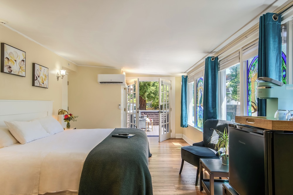 cedar gables inn