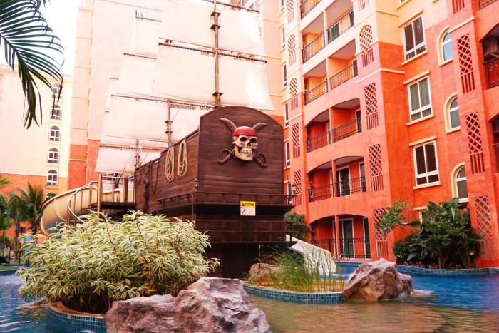 seven seas resort pattaya and sofa bed