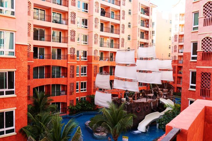 seven seas resort pattaya and sofa bed