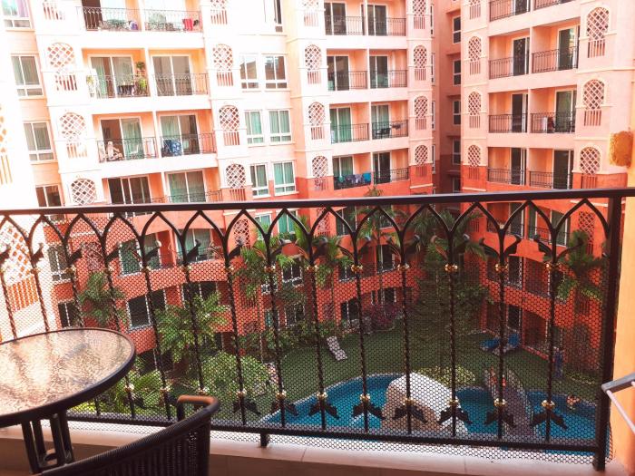 seven seas resort pattaya and sofa bed