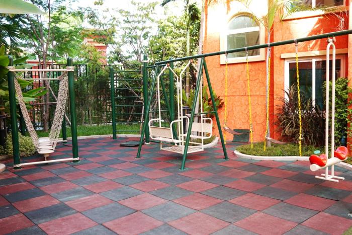 seven seas resort pattaya and sofa bed